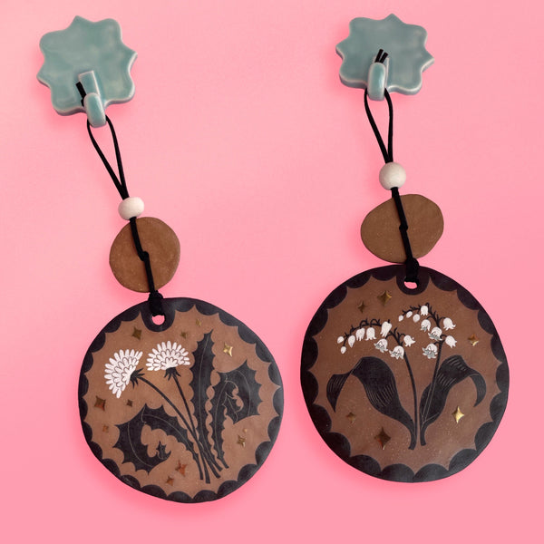 Floral Wall Hanging Plaques - round
